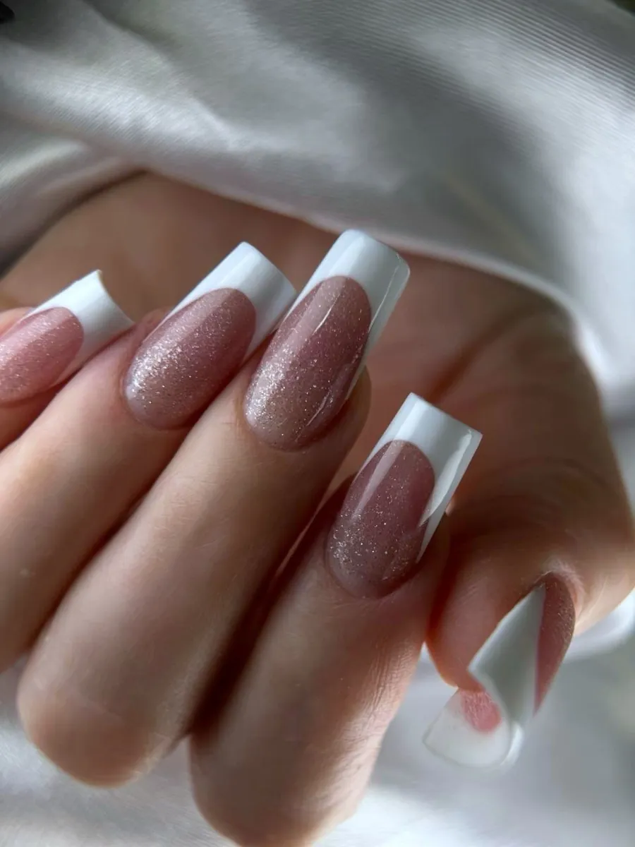 Работа курса «MINI nails»: французский маникюр на квадрате
